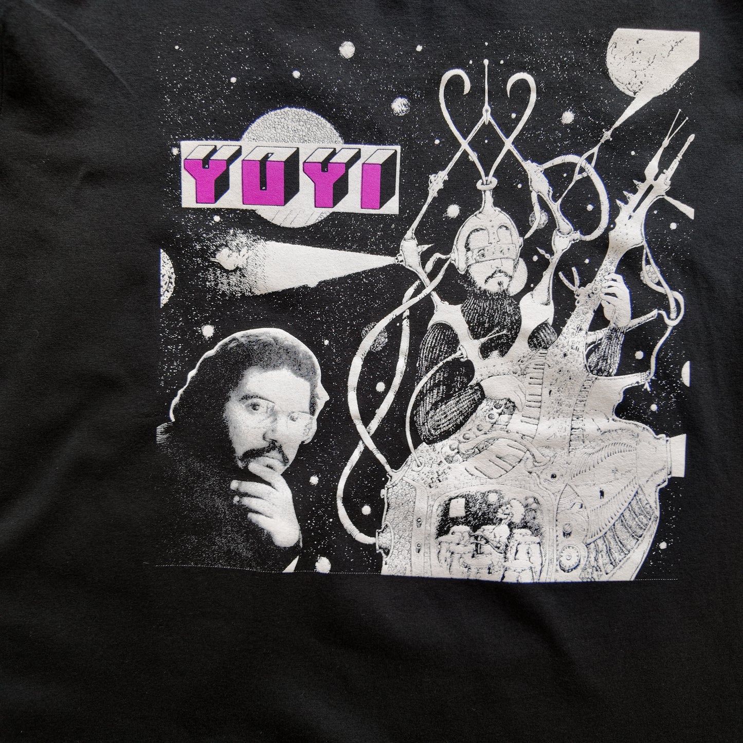 Limited Grupo Los Yoyi Tee